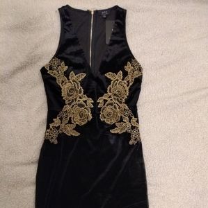 Sleeveless Black Velvet Party Dress